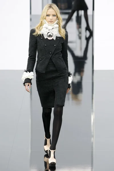 Look 11